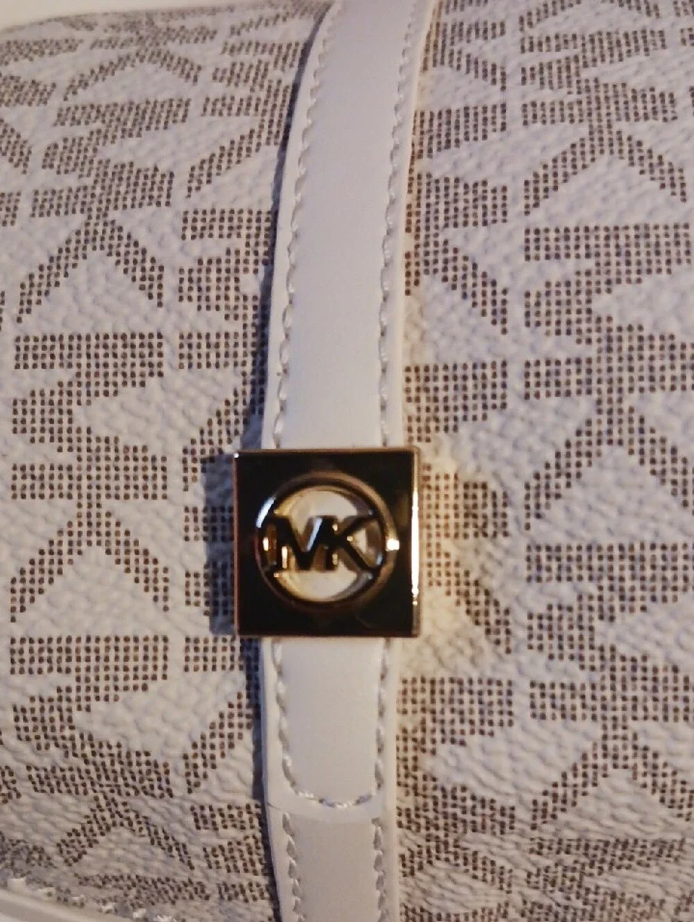 Michael Kors Beige Monogram Slide Sandals with Gold Accents ⚜️